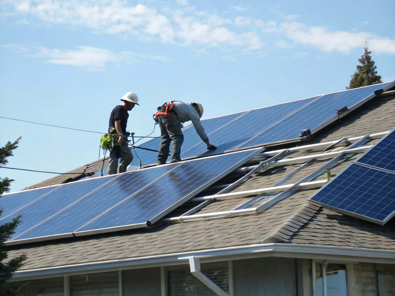 Solar installation marketing agency hero image